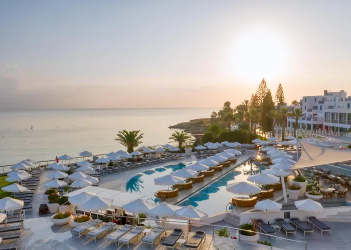 Hotel King Jason - Designed For Adults By Louis Protaras