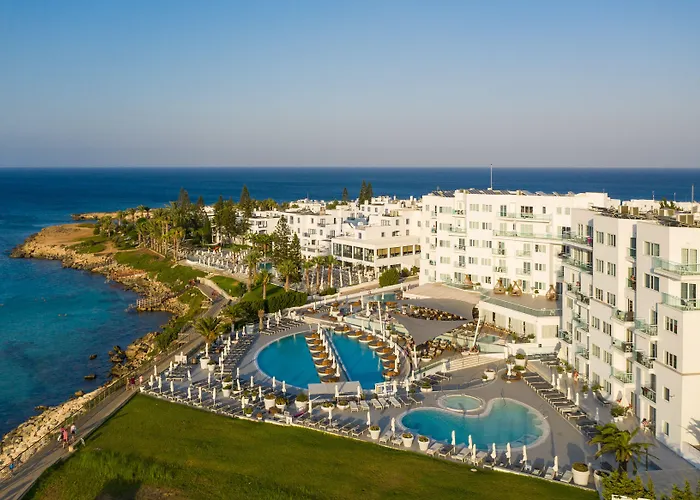 Hotel King Jason - Designed For Adults By Louis Protaras