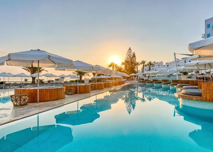 Hotel King Jason - Designed For Adults By Louis 4*