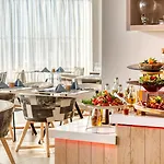 King Jason - Designed For Adults By Louis Hotel