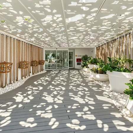 King Jason - Designed For Adults By Louis Hotel 4*