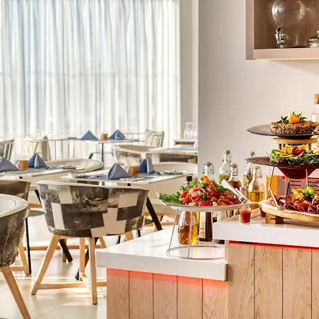 King Jason - Designed For Adults By Louis Hotel