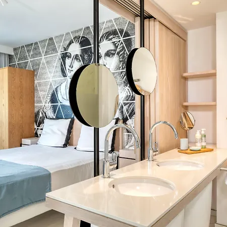 King Jason - Designed For Adults By Louis Hotel 4*