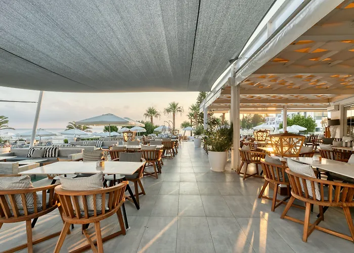 Hotel King Jason - Designed For Adults By Louis 4*