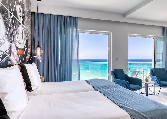 Hotel King Jason - Designed For Adults By Louis Protaras