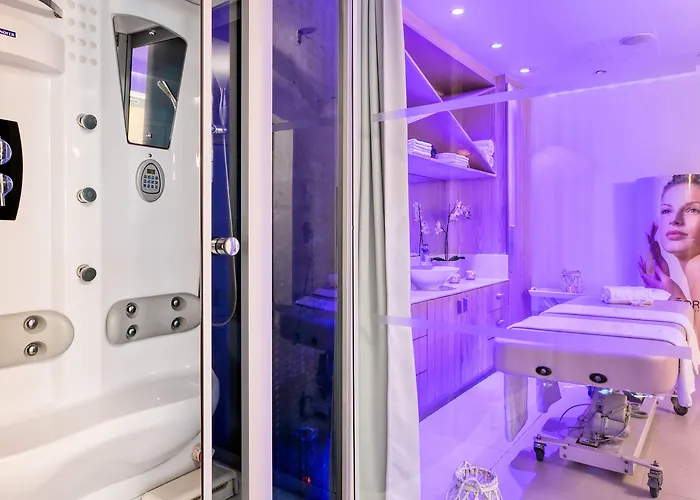 King Jason - Designed For Adults By Louis Hotel