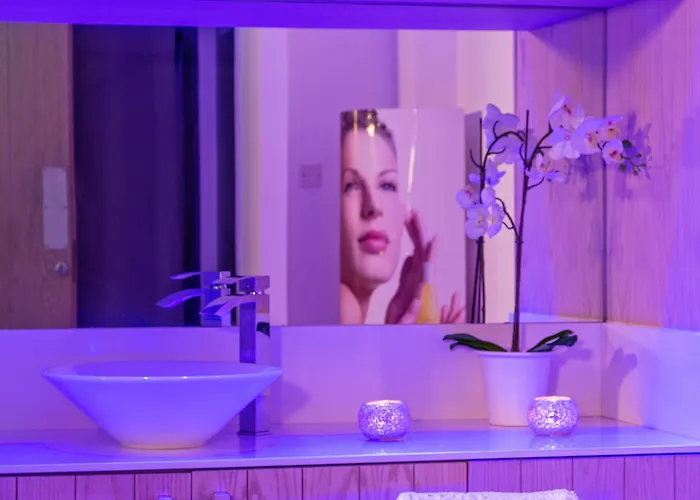 King Jason - Designed For Adults By Louis 4*