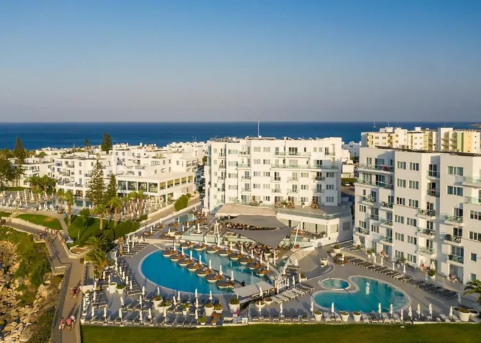 King Jason - Designed For Adults By Louis Hotel