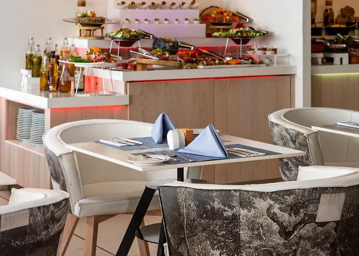 Hotel King Jason - Designed For Adults By Louis Protaras